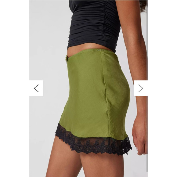 Urban Outfitters Out From Under Green Juliette Lace Trim Mini Skirt Small NWT - Picture 2 of 9